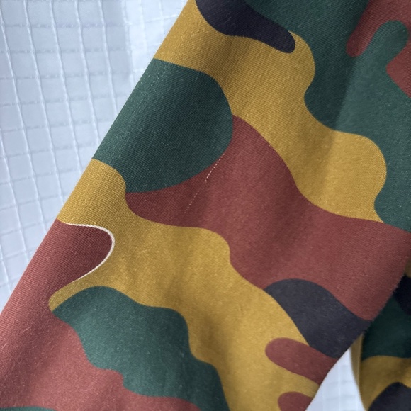 Burberry Ladies Boyfriend Fit Camouflage Print Jacket size US 6 - Picture 8 of 9